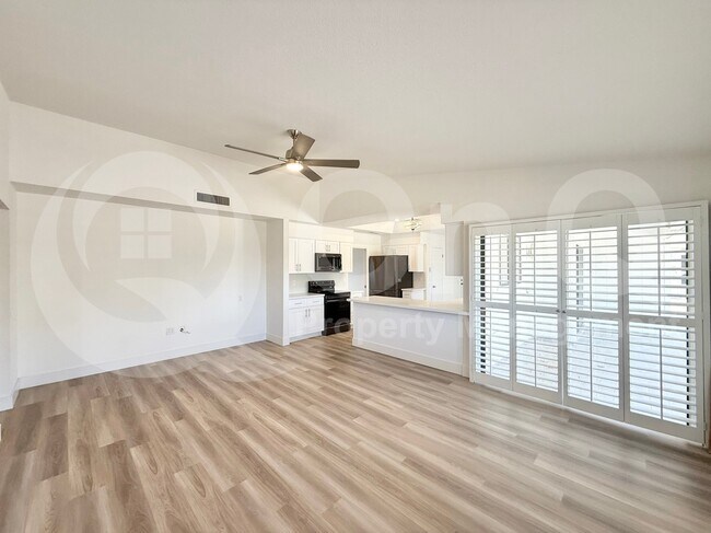 Building Photo - 12810 W Blue Bonnet Dr