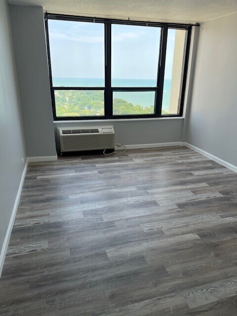 Building Photo - 5100 N Marine Dr