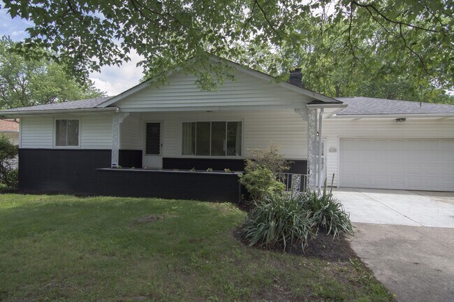 Building Photo - 6125 Broadview Rd