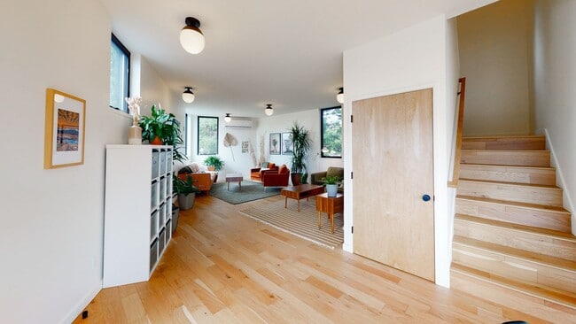 Building Photo - Modern Architecture in a Stunning Coliving Building! Amazing Neigborhood!