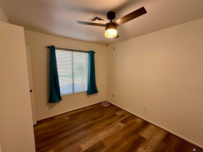 Building Photo - 11367 S Phoenix Dr