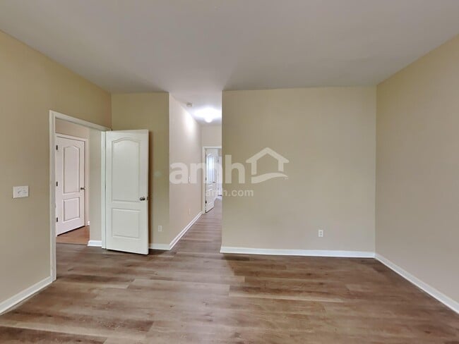 Building Photo - 31 Trayton Way