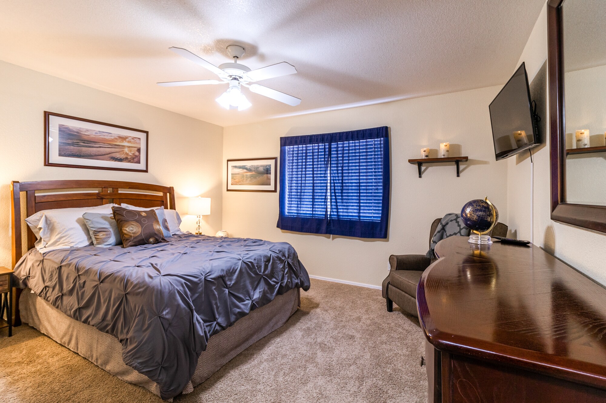 Primary bdrm, blinds, curtains, Fan / Light - 2950 Cisco Dr N