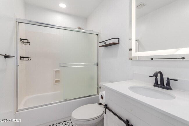 Building Photo - 2361 E Riviera Dr
