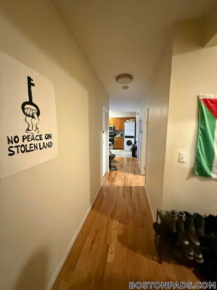 Building Photo - 6 Bickford Ave