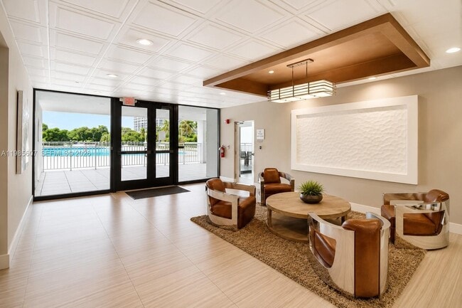 Building Photo - 3675 N Country Club Dr