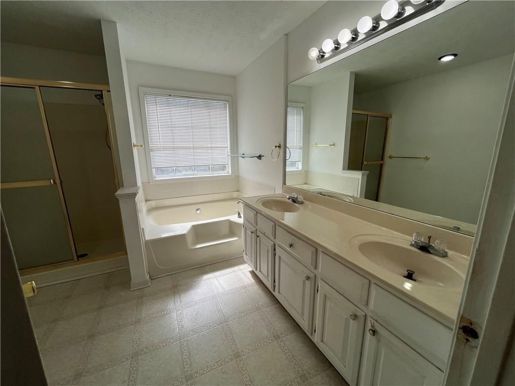 Building Photo - 54 Oxford Brook Way