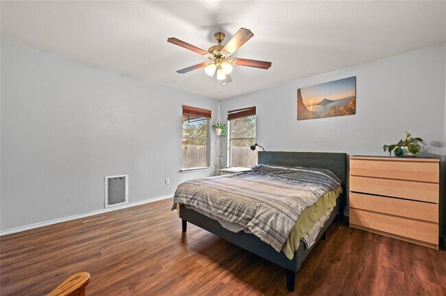 Building Photo - 1709 Friars Tale Ln