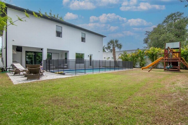 Building Photo - 4111 W Swann Ave