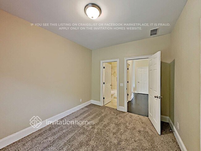 Building Photo - 14 Whitegrass Ct