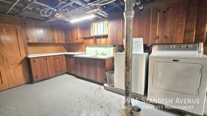 Building Photo - 3901 Standish Ave