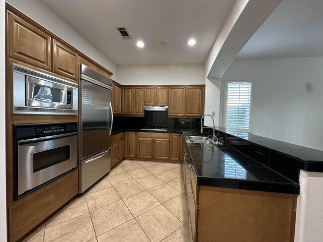 Building Photo - 13 Vista Mirage Way