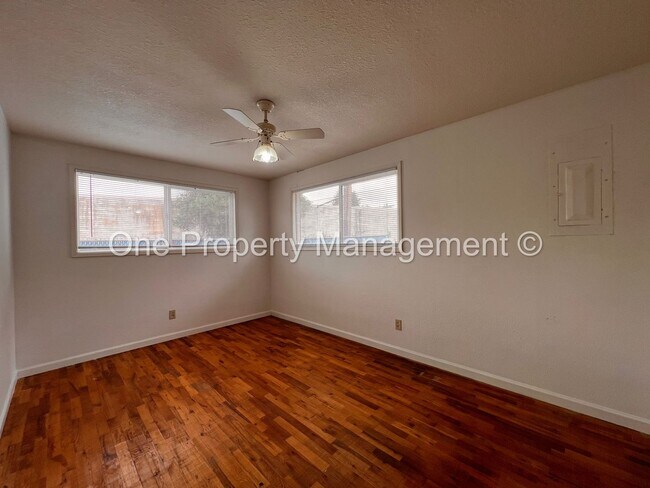Building Photo - 119 SE 98th Ave