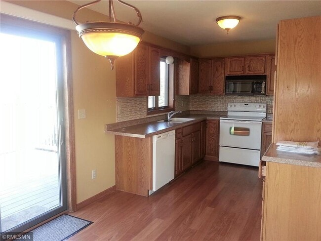 Building Photo - 502 Prairie Ln
