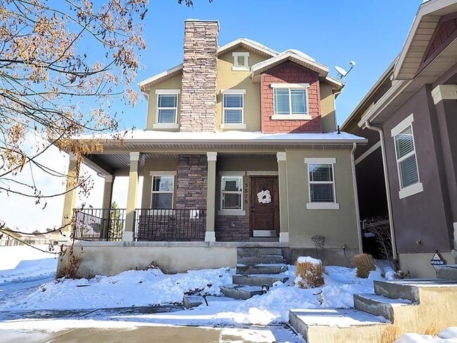 Building Photo - Perfect Town Home in Eagle Mountain