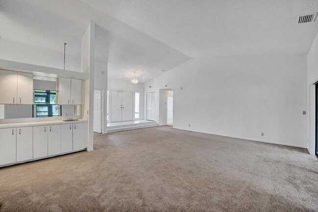 Building Photo - 8578 Eagle Run Dr