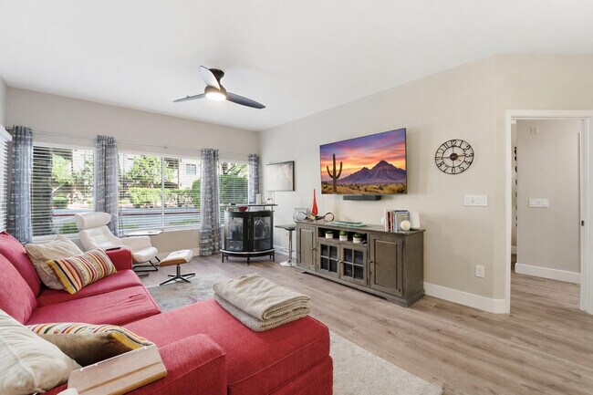 Building Photo - 5450 E Deer Valley Dr