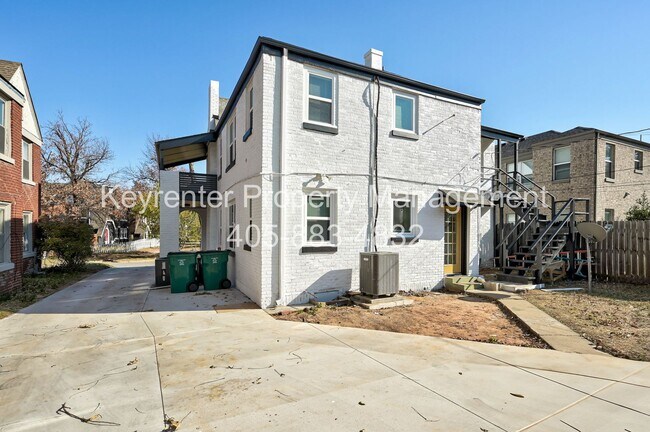 Building Photo - N Gatewood Ave Duplex