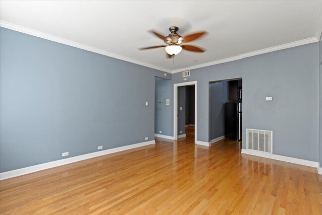 Building Photo - 2 bedroom in Chicago IL 60647