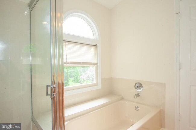 Building Photo - 6071 Joust Ln