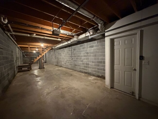 Building Photo - Three Springs Rd. 2188-2190