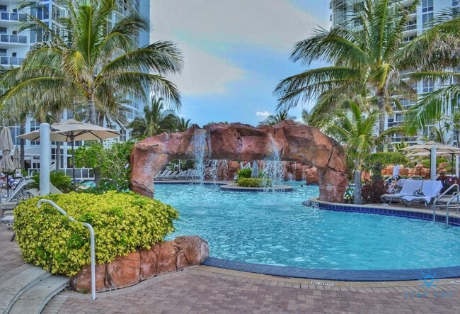 Building Photo - 18001 Collins Ave