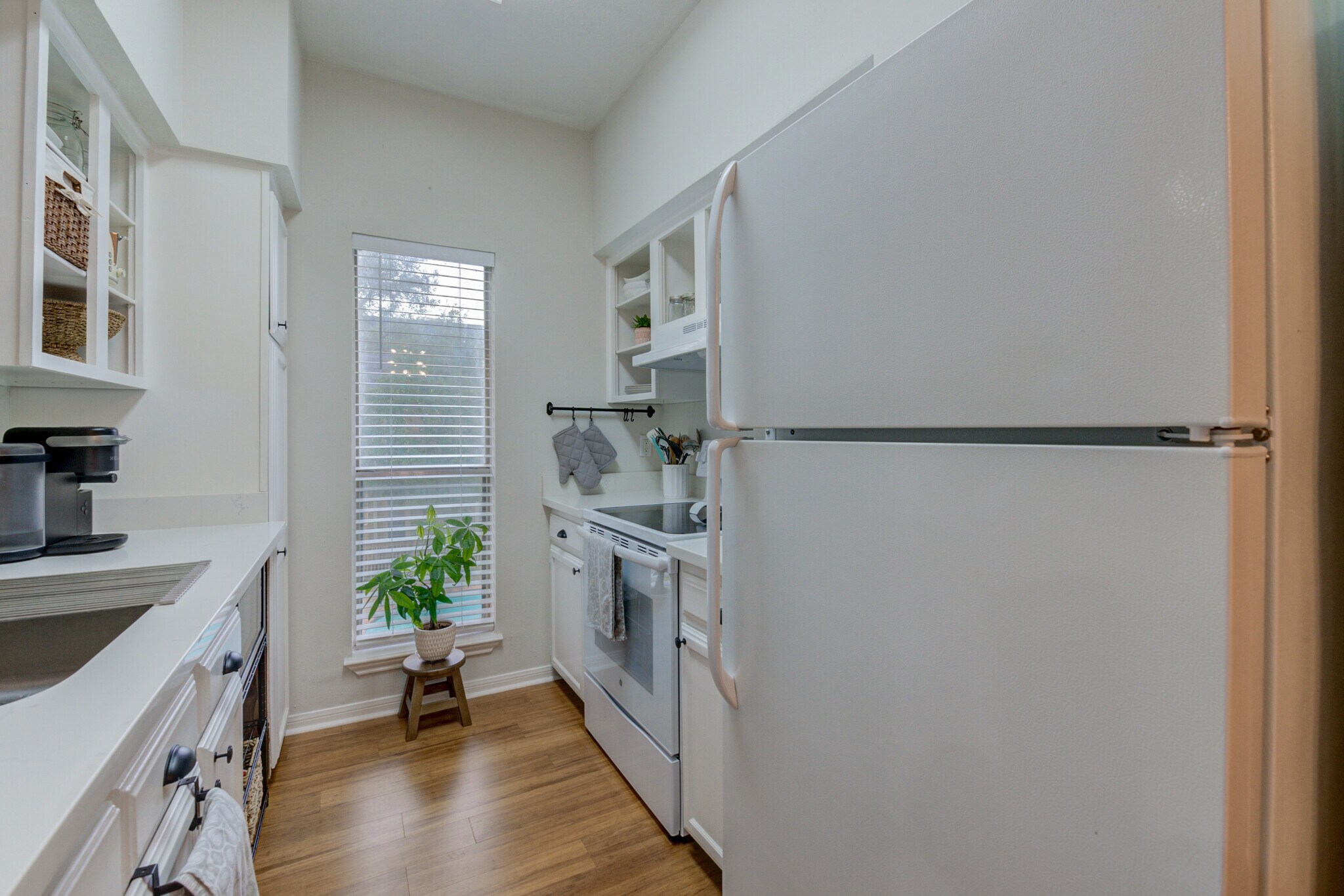 Building Photo - 704 Bering Dr