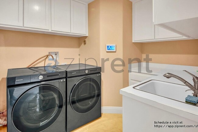 Building Photo - 20 Sierra Vista