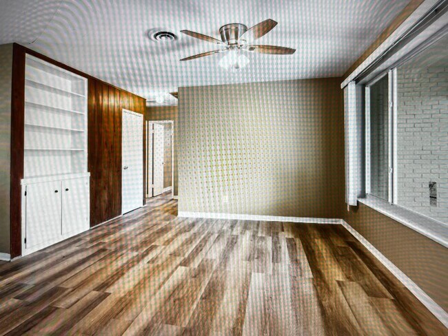 Building Photo - Upgraded 2BR/2BA Home Just Minutes from Vero Beach