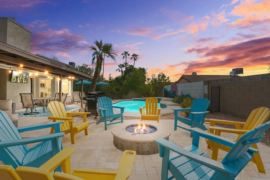 Building Photo - 6415 E Beverly Ln