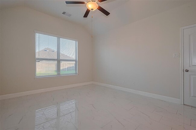 Building Photo - 25919 Aura Lake Ln