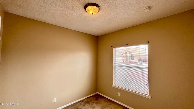 Building Photo - 3537 Tierra Vergel Dr