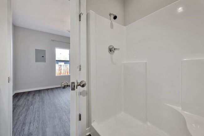 Building Photo - 13432 W Haskell Ct