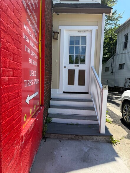 Building Photo - 2532 Massachusetts Ave