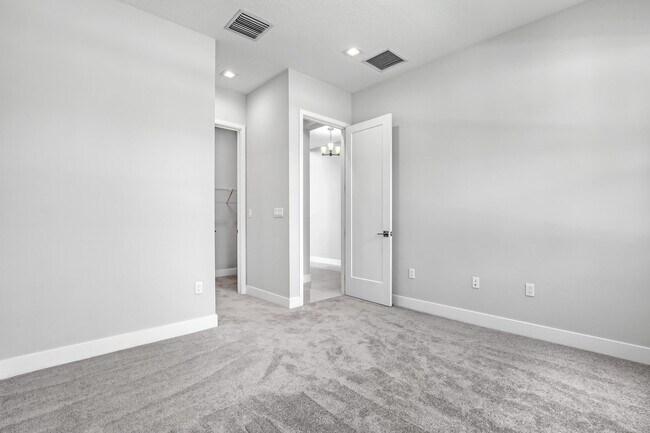 Building Photo - 13025 Feathering Wy