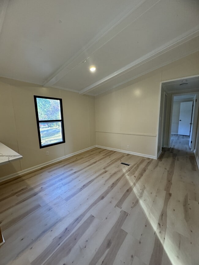 Building Photo - 2717 Hayes Dr