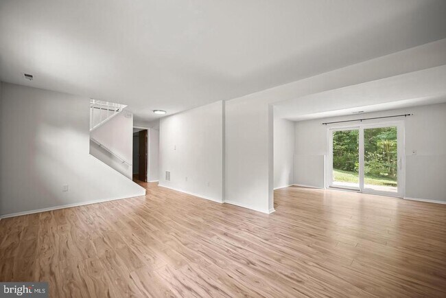 Building Photo - 5435 The Bridle Path
