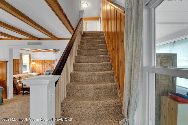 Building Photo - 683 Main Ave