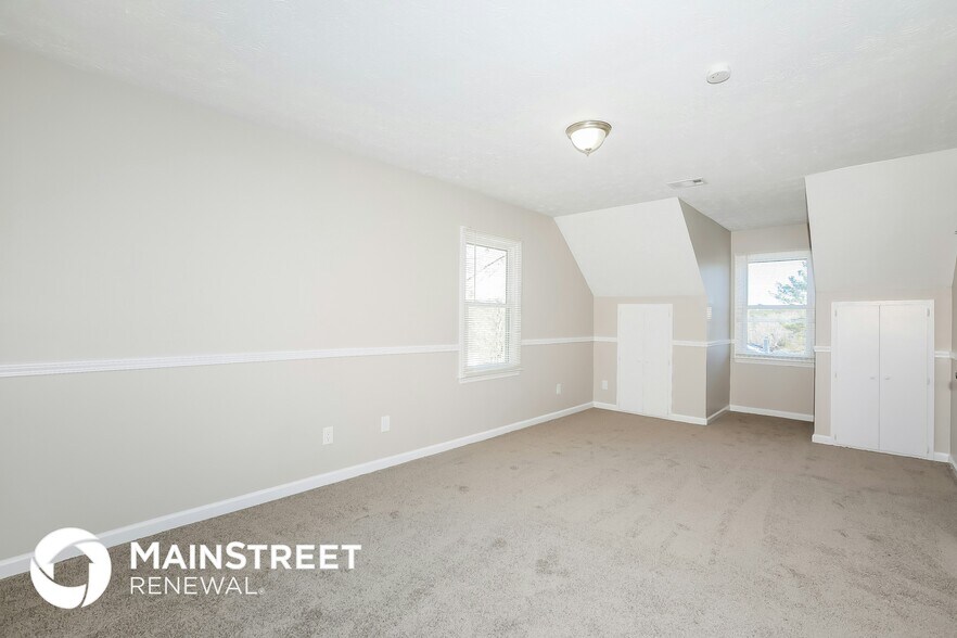 Building Photo - 369 Hillridge Dr