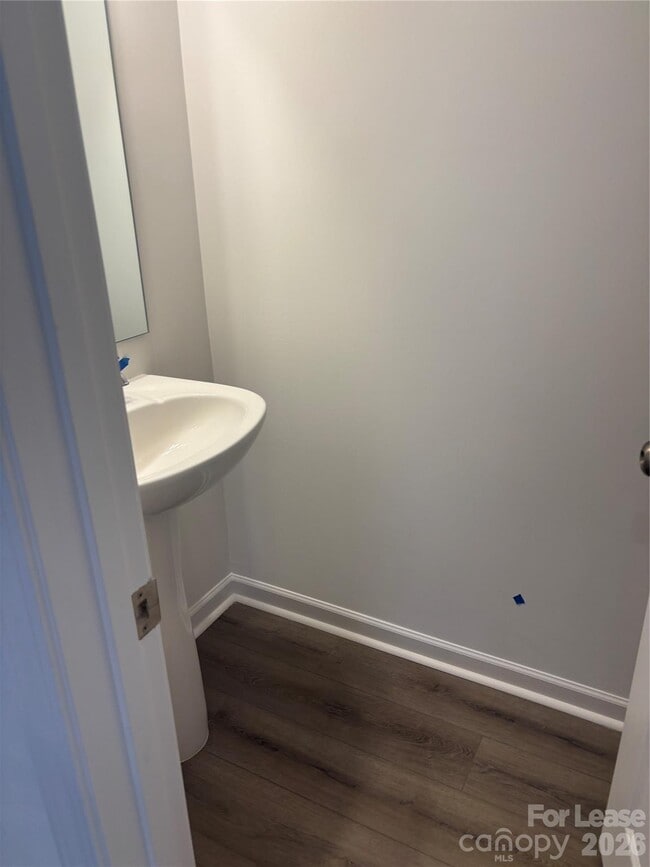 Building Photo - 2012 Highland Park Dr