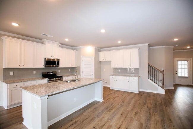 Building Photo - 648 Lansing Grove Way