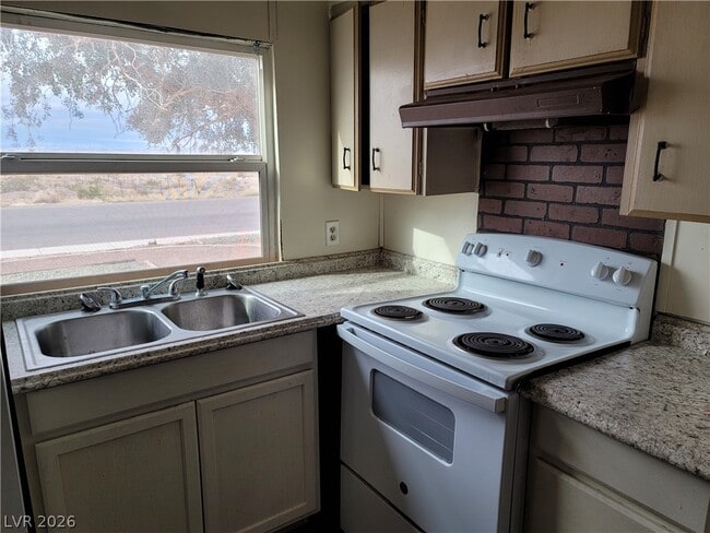 Building Photo - 1121 Pawnee Ln