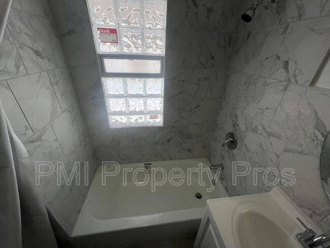 Building Photo - 3284 N 30th St