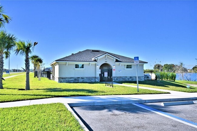 Building Photo - 605 Vittorio Dr