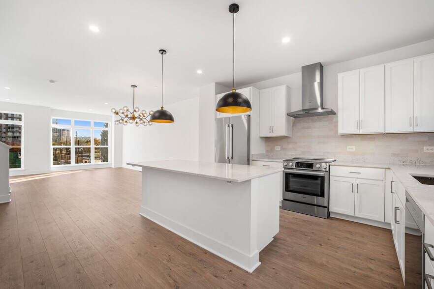 Kitchen & Dinning Room - 5504 Topaz Ln