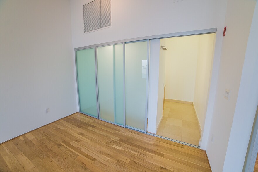 Building Photo - 8 Brooks Ave