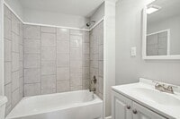 Building Photo - Large 2BR/2BA Eastside Savannah House For Rent