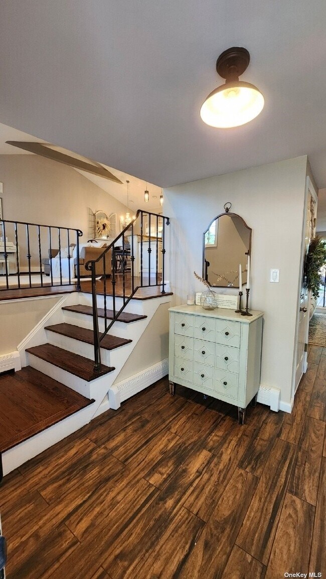 Building Photo - 350 Linden St