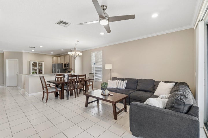 Building Photo - 9911 Porta Leona Ln