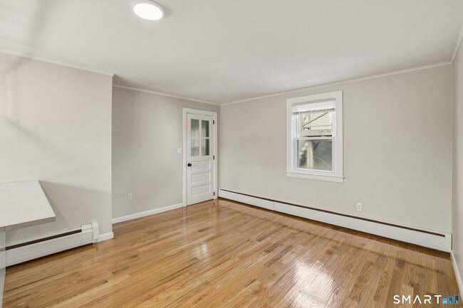 Building Photo - 140 Camp Ave